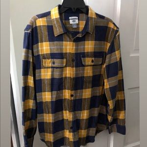 Nice looking Flannel for Men size Large